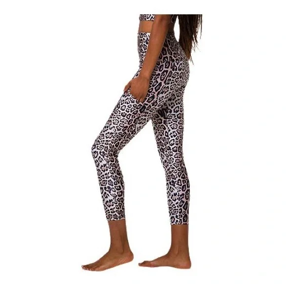 Onzie Women's High Rise Pocket Legging - Picture 4 of 8